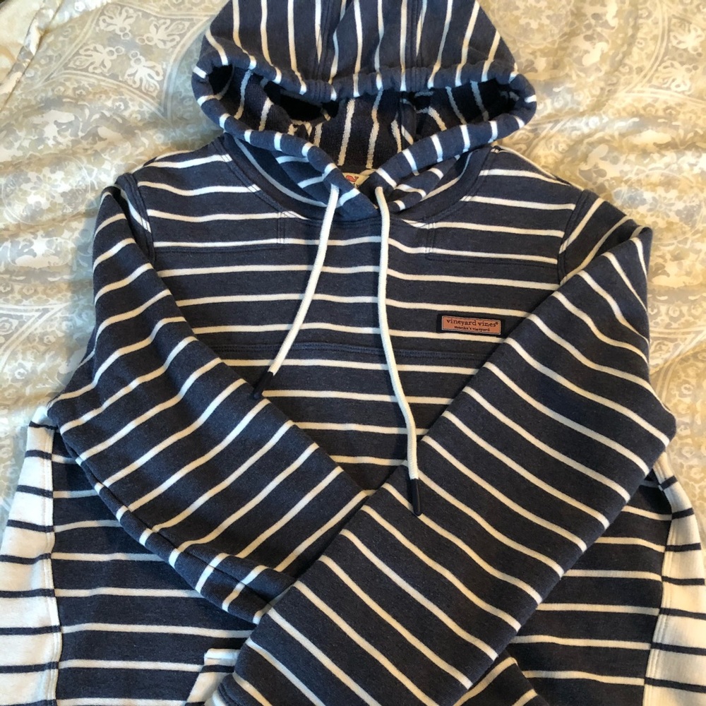 Women’s Vineyard Vine Hooded Pullover